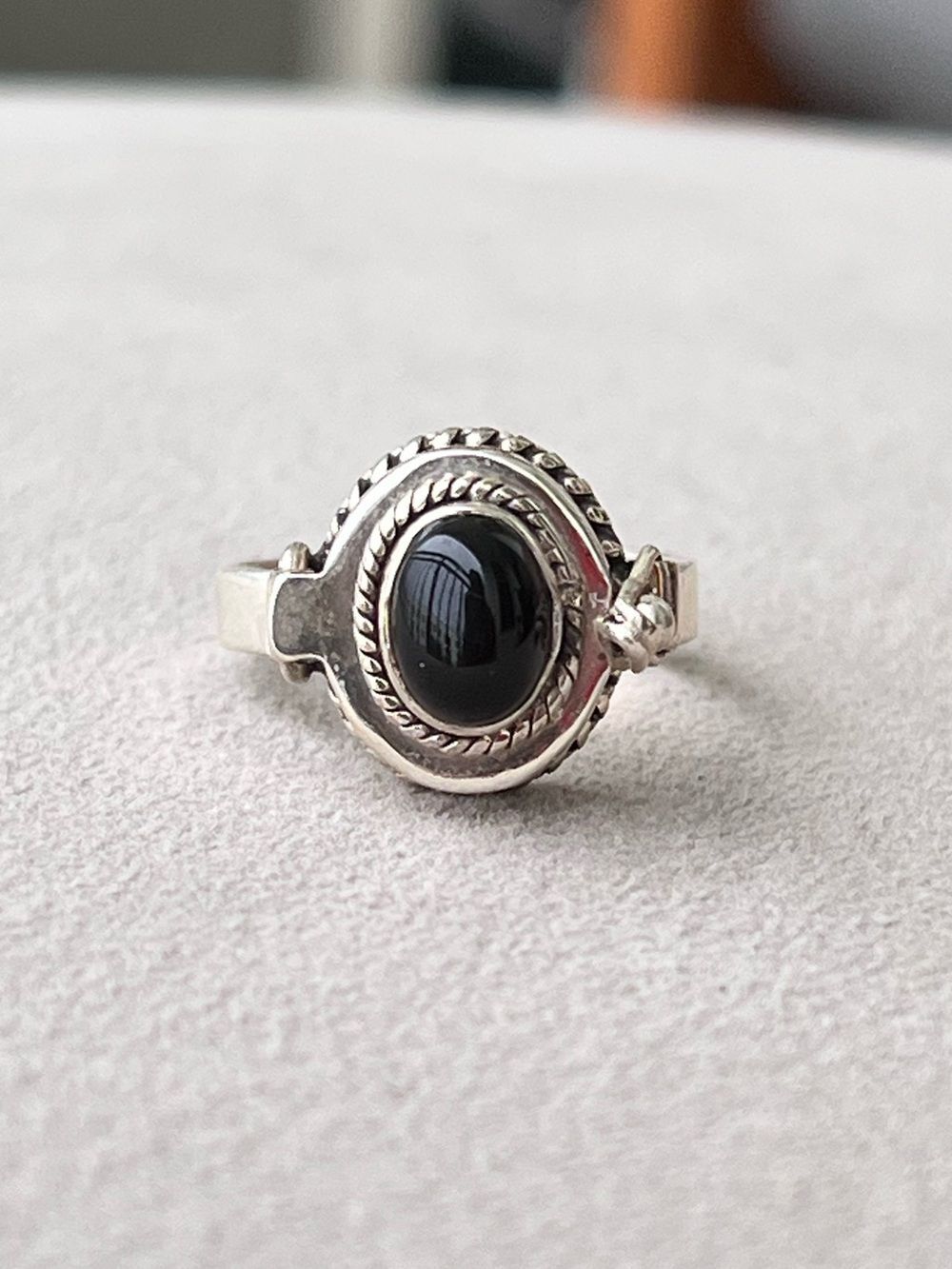 Artisan Sterling Silver Oval Black Onyx Poison Ring Size 7.5